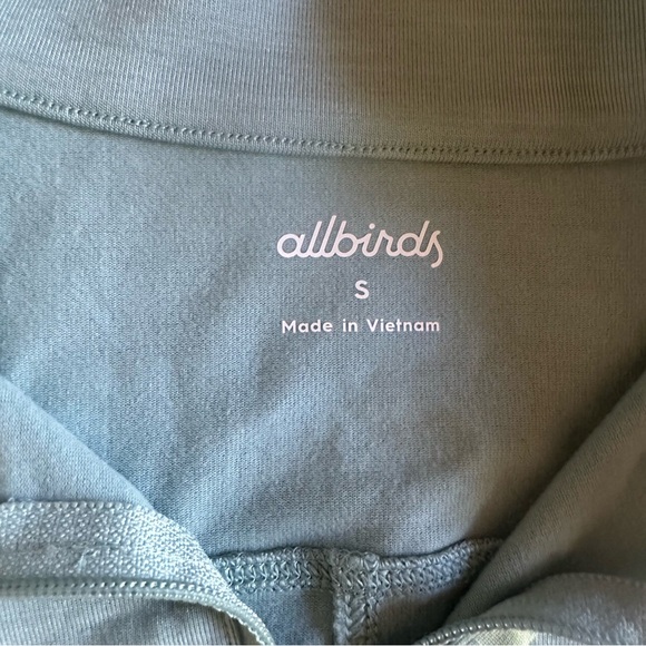 Allbirds Natural Run Mid Layer in Green Hush - Small - Picture 6 of 7